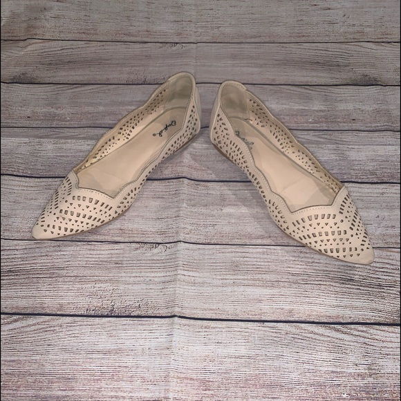 Nude Flats - Picture 2 of 5